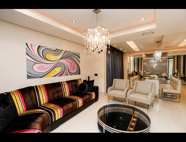 4 BEDROOM TOWNHOUSE FOR SALE IN ESSENWOOD